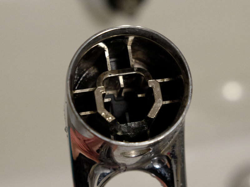 ハンドルの裏側